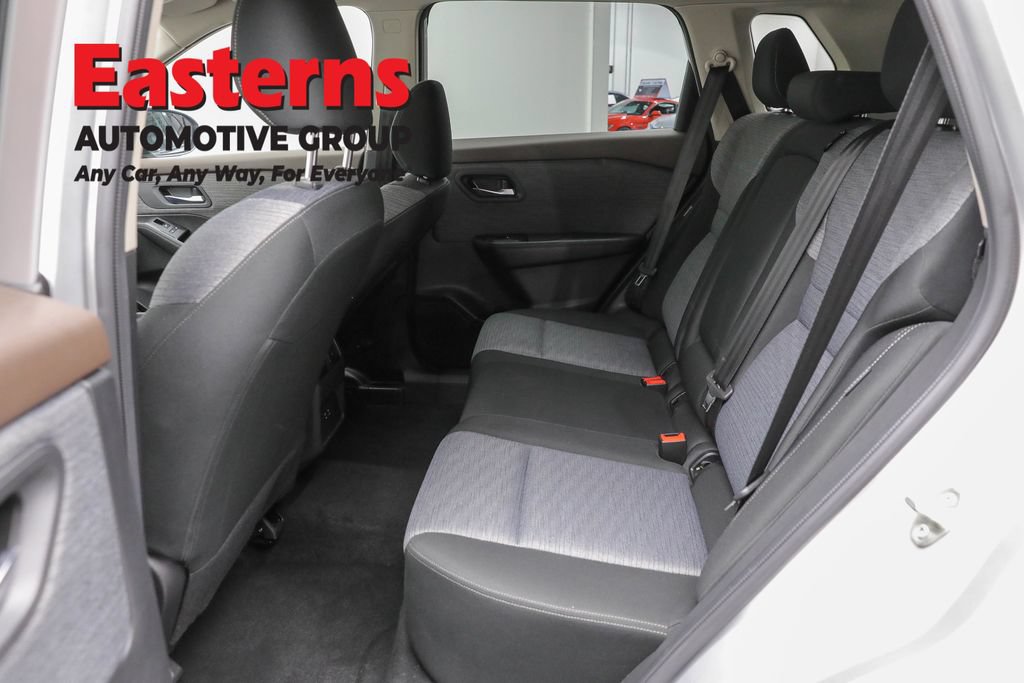 Used 2023 Nissan Rogue SV AWD/4WD image 22