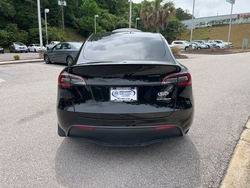 Used 2022 Tesla Model Y Long Range AWD/4WD image 32