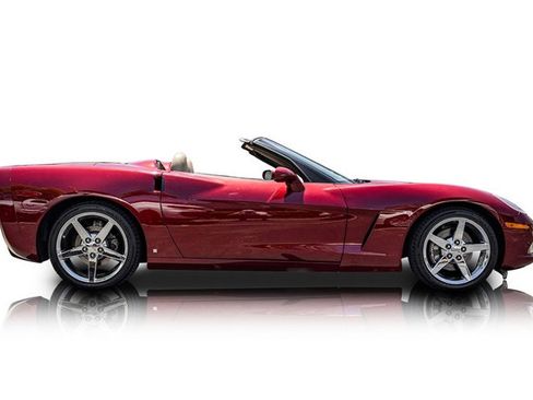 Used 2006 Chevrolet Corvette Convertible w/ Preferred Equipment Group RWD image 2