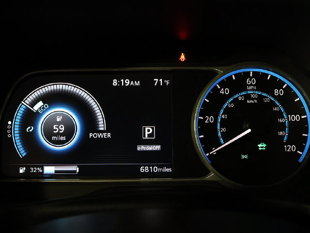 Used 2025 Nissan Leaf S FWD image 16