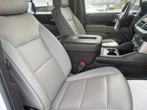 Certified 2023 GMC Yukon XL SLT w/ SLT Luxury Package RWD image 11