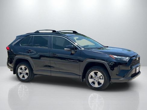 Used 2025 Toyota RAV4 XLE w/ Convenience Package FWD image 4