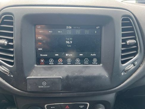 Used 2020 Jeep Compass Latitude w/ Cold Weather Group AWD/4WD image 12