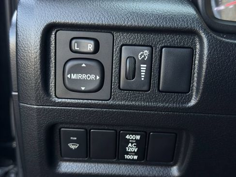 Used 2015 Toyota 4Runner SR5 AWD/4WD image 22