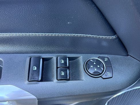 Used 2017 Ford Mustang Premium RWD image 20