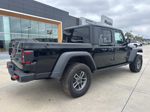 Used 2024 Jeep Gladiator Mojave w/ Convenience Group AWD/4WD image 7