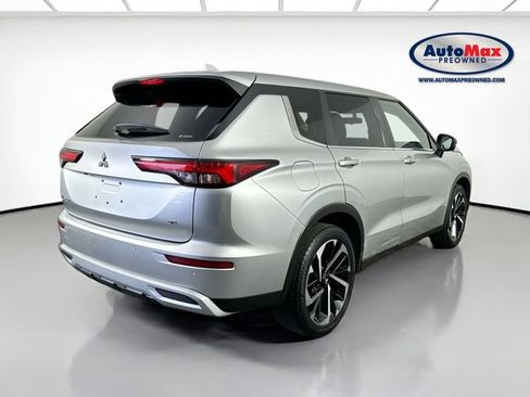 Used 2022 Mitsubishi Outlander SE AWD/4WD image 2