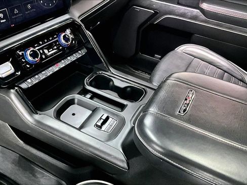 Used 2024 GMC Sierra 2500 AT4X image 19