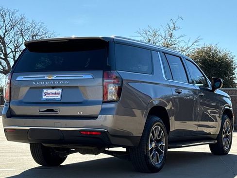 Used 2021 Chevrolet Suburban LT image 8
