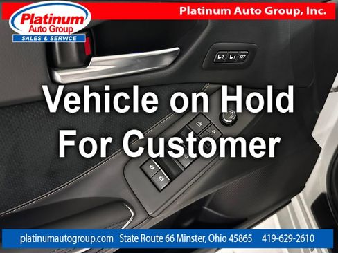 Used 2019 Toyota Avalon Touring FWD image 11