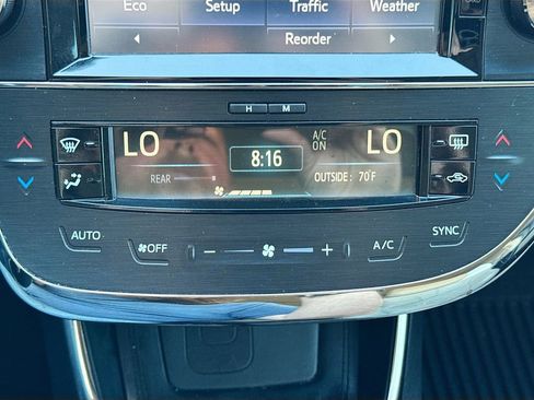 Used 2018 Toyota Avalon Limited image 19