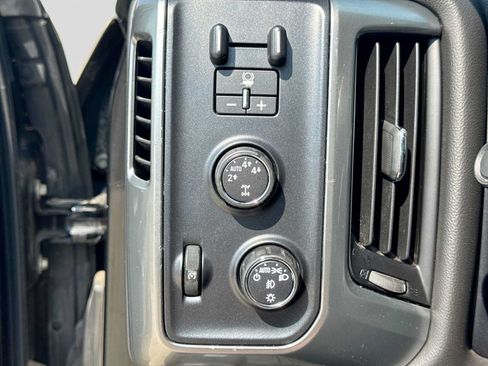 Used 2018 Chevrolet Silverado 1500 LT w/ Midnight Edition AWD/4WD image 24
