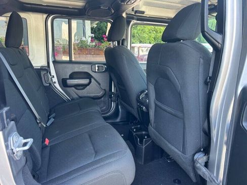 Used 2019 Jeep Wrangler Unlimited Sport S AWD/4WD image 12
