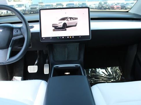Used 2022 Tesla Model Y Performance AWD/4WD image 11