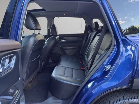 Used 2021 Nissan Rogue SV w/ Premium Package image 10