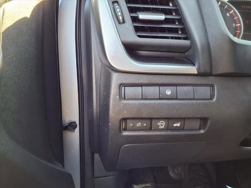 Used 2024 Nissan Rogue SV image 16