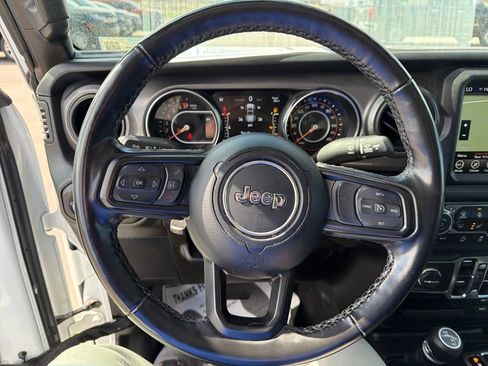 Used 2023 Jeep Gladiator Willys image 17