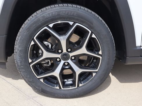 Used 2025 Jeep Compass Limited AWD/4WD image 25