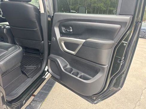 Used 2019 Nissan Titan PRO-4X w/ Pro-4x Convenience Package image 9