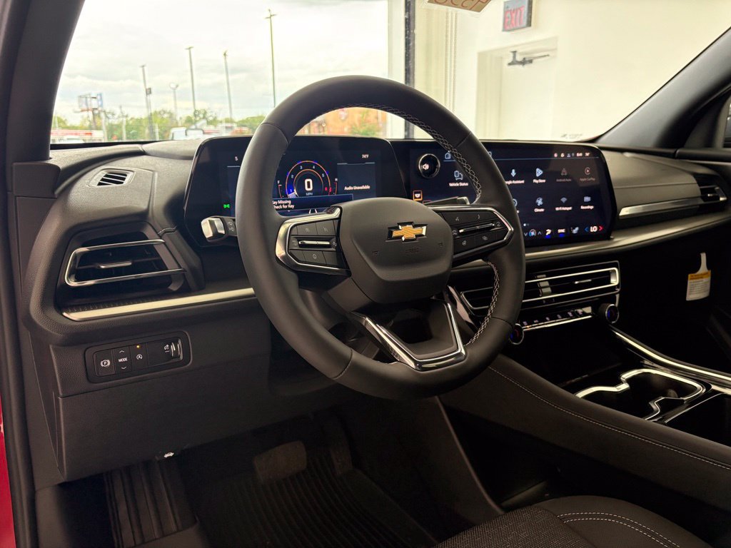 New 2027 Chevrolet Traverse LT w/ Driver Confidence Package FWD image 2