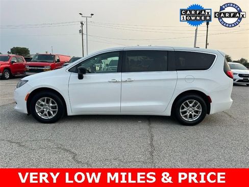 Used 2024 Chrysler Voyager LX image 2