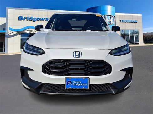 Used 2023 Honda HR-V Sport image 2