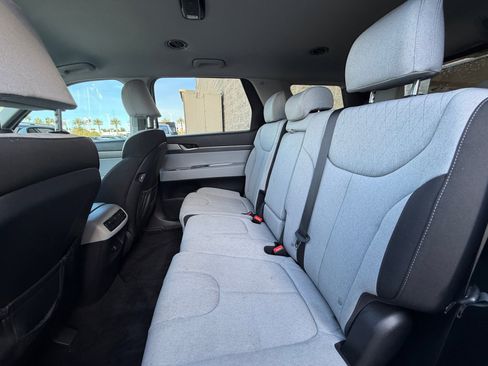 Used 2022 Hyundai Palisade SE image 17