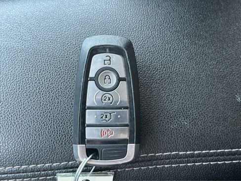 Used 2024 Ford Escape Platinum AWD/4WD image 53