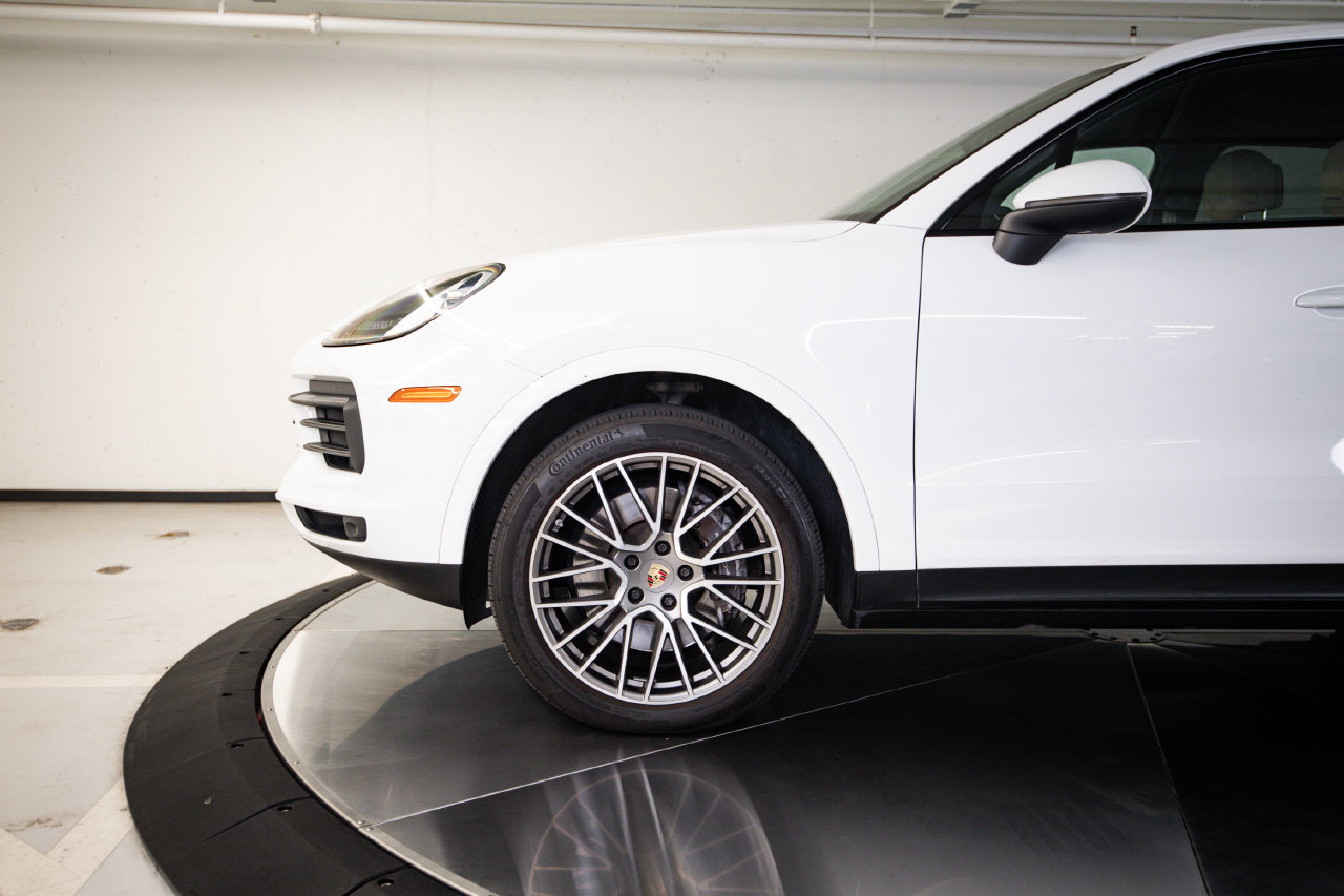 Certified 2023 Porsche Cayenne Platinum Edition AWD/4WD image 11