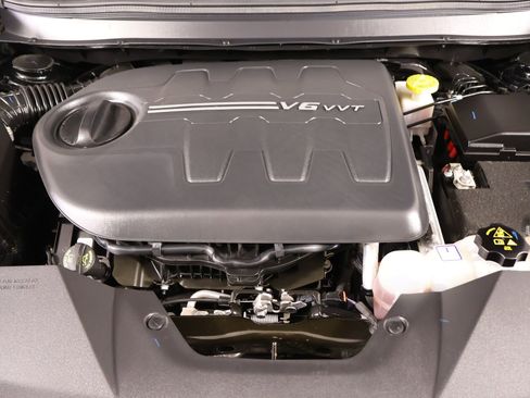 Used 2020 Jeep Cherokee Trailhawk w/ Cold Weather Group image 20