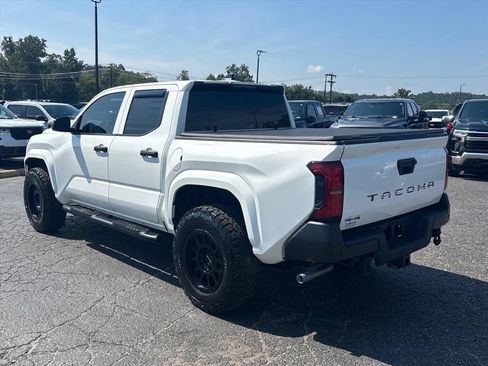 Used 2024 Toyota Tacoma SR w/ SR Upgrade Package AWD/4WD image 5