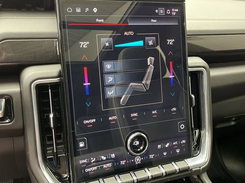 Certified 2025 GMC Yukon Elevation w/ LPO, Elevation Black Package AWD/4WD image 22
