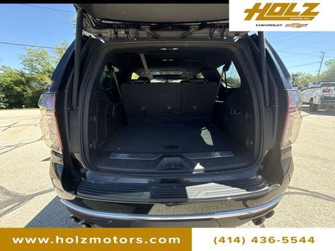 Certified 2022 Chevrolet Suburban High Country w/ Premium Package AWD/4WD image 26
