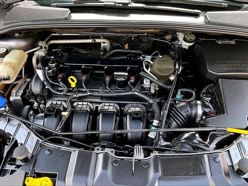 Used 2013 Ford Focus Titanium FWD image 32