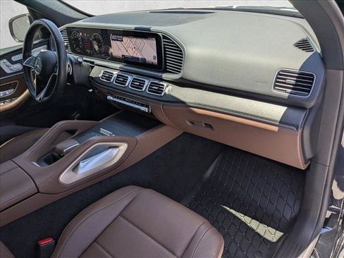 Used 2025 Mercedes-Benz GLE 450e 4MATIC image 18
