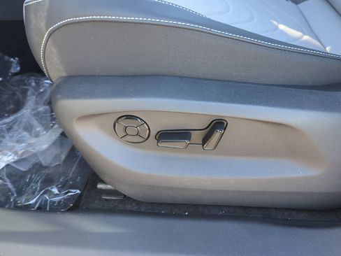 New 2026 Volkswagen Tiguan SE R-Line image 14