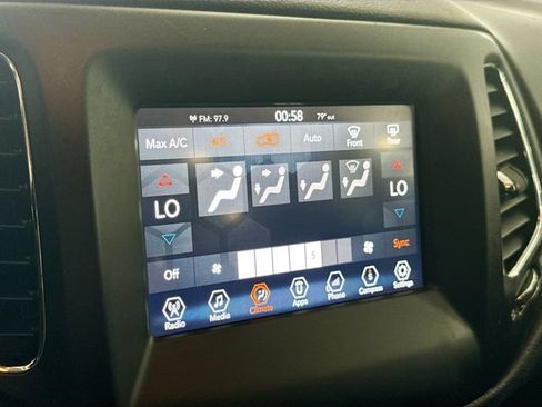 Used 2018 Jeep Compass Latitude w/ Popular Equipment Group FWD image 15