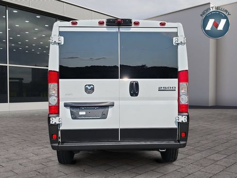Used 2025 RAM ProMaster 2500 w/ U-Haul Equipment Group FWD image 4