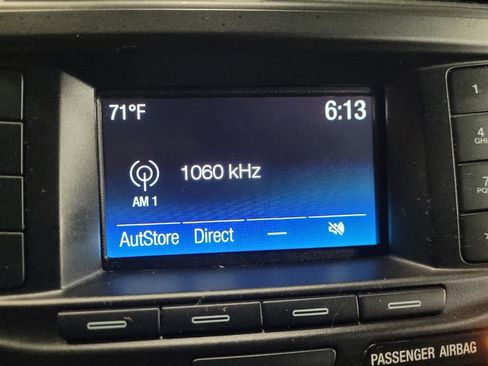 Used 2018 Ford Explorer XLT AWD/4WD image 25