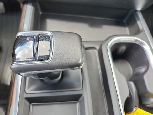 Used 2022 GMC Sierra 1500 SLT AWD/4WD image 22