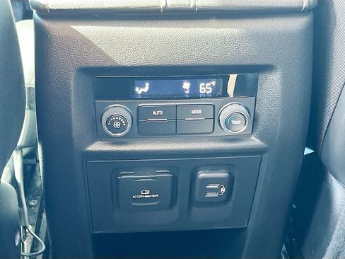 Used 2020 Chevrolet Traverse RS image 26