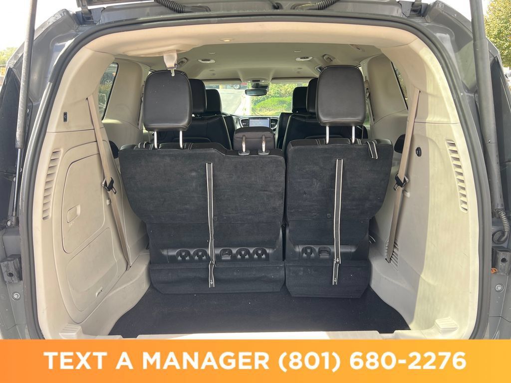 Used 2023 Chrysler Pacifica Touring-L FWD image 27