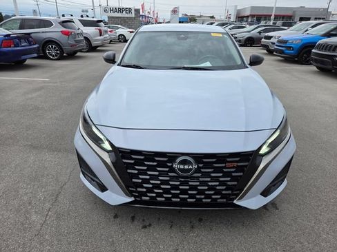 Used 2024 Nissan Altima 2.5 SR FWD image 3