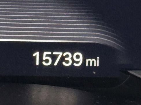 Used 2023 Genesis GV70 2.5T w/ Advanced Package image 41