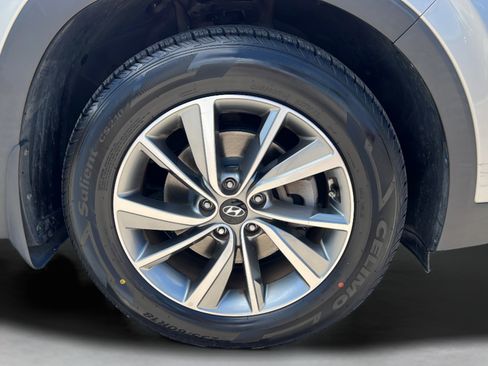 Used 2020 Hyundai Santa Fe SEL w/ Convenience + Premium Package FWD image 10