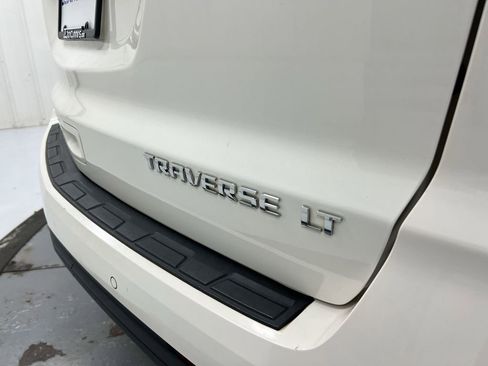 Used 2015 Chevrolet Traverse LT FWD image 21