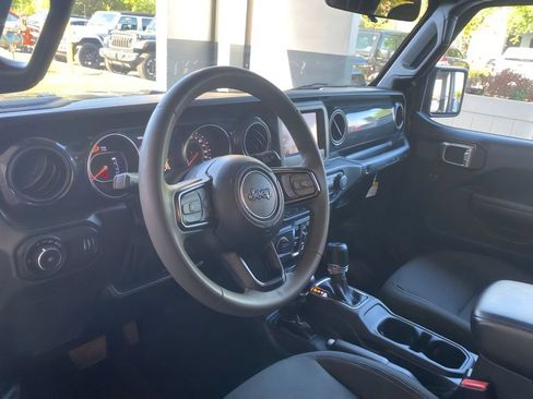 Used 2023 Jeep Wrangler Unlimited Sport AWD/4WD image 12