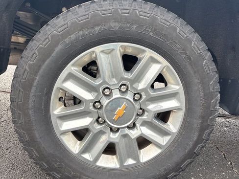 Used 2024 Chevrolet Silverado 3500 High Country w/ High Country Premium Package image 18