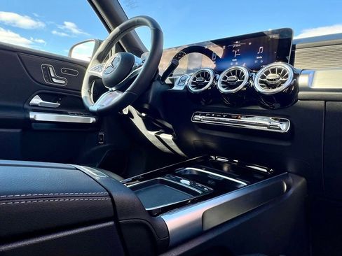 Certified 2026 Mercedes-Benz GLB 250 4MATIC image 9