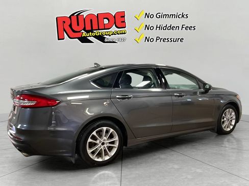 Used 2020 Ford Fusion SE FWD image 6